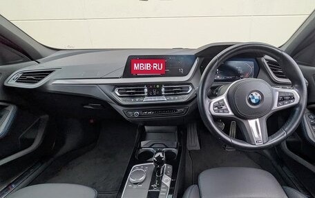 BMW 1 серия, 2022 год, 1 450 000 рублей, 8 фотография