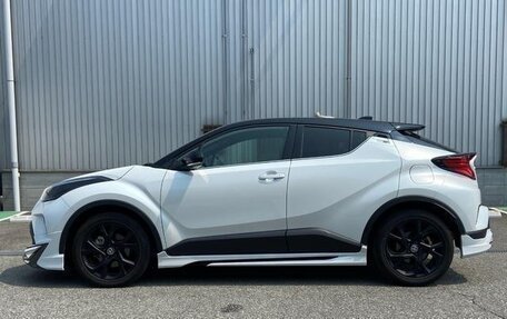 Toyota C-HR I рестайлинг, 2022 год, 1 740 000 рублей, 4 фотография