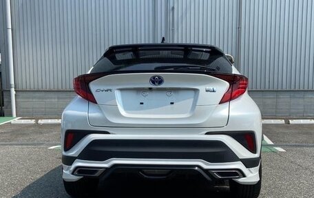 Toyota C-HR I рестайлинг, 2022 год, 1 740 000 рублей, 6 фотография