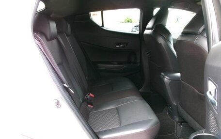 Toyota C-HR I рестайлинг, 2022 год, 1 740 000 рублей, 13 фотография