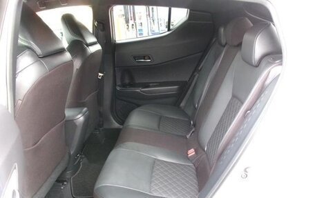 Toyota C-HR I рестайлинг, 2022 год, 1 740 000 рублей, 14 фотография