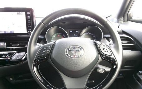 Toyota C-HR I рестайлинг, 2022 год, 1 740 000 рублей, 18 фотография