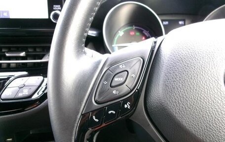 Toyota C-HR I рестайлинг, 2022 год, 1 740 000 рублей, 19 фотография