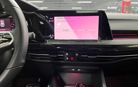 Volkswagen Golf VIII, 2022 год, 1 643 000 рублей, 12 фотография