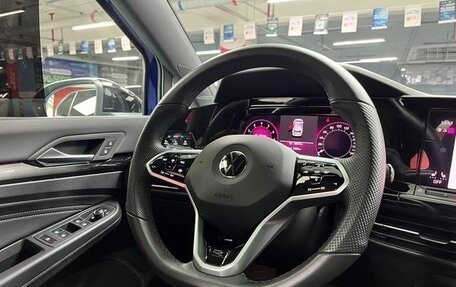 Volkswagen Golf VIII, 2022 год, 1 643 000 рублей, 14 фотография