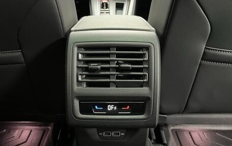 Volkswagen Golf VIII, 2022 год, 1 643 000 рублей, 19 фотография