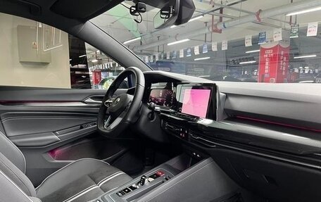 Volkswagen Golf VIII, 2022 год, 1 643 000 рублей, 17 фотография