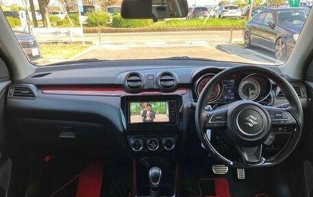 Suzuki Swift V, 2022 год, 1 100 000 рублей, 15 фотография