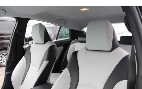 Toyota Prius IV XW50, 2022 год, 1 750 000 рублей, 10 фотография