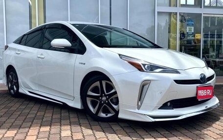 Toyota Prius IV XW50, 2022 год, 1 760 000 рублей, 1 фотография