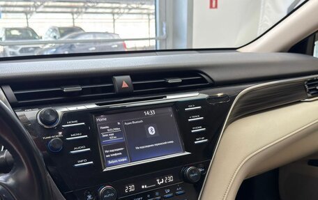 Toyota Camry, 2018 год, 2 850 000 рублей, 13 фотография