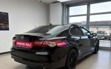 Toyota Camry, 2018 год, 2 850 000 рублей, 5 фотография