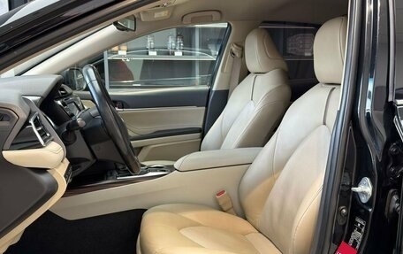 Toyota Camry, 2018 год, 2 850 000 рублей, 9 фотография