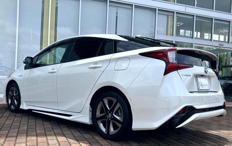 Toyota Prius IV XW50, 2022 год, 1 760 000 рублей, 8 фотография