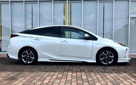 Toyota Prius IV XW50, 2022 год, 1 760 000 рублей, 6 фотография