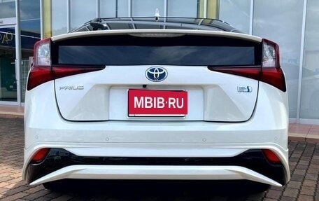 Toyota Prius IV XW50, 2022 год, 1 760 000 рублей, 9 фотография