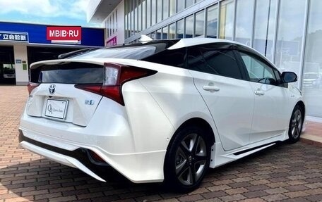 Toyota Prius IV XW50, 2022 год, 1 760 000 рублей, 5 фотография