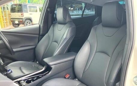 Toyota Prius IV XW50, 2022 год, 1 760 000 рублей, 14 фотография