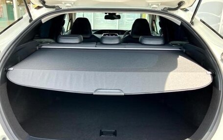 Toyota Prius IV XW50, 2022 год, 1 760 000 рублей, 19 фотография