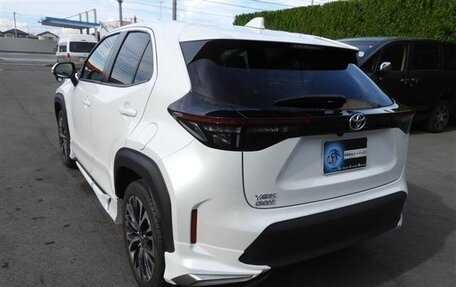 Toyota Yaris Cross, 2022 год, 1 626 000 рублей, 6 фотография