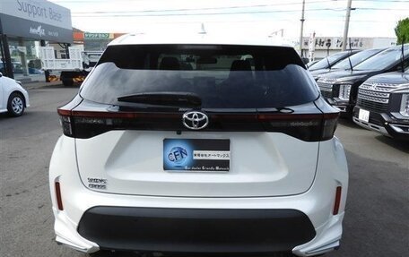 Toyota Yaris Cross, 2022 год, 1 626 000 рублей, 8 фотография