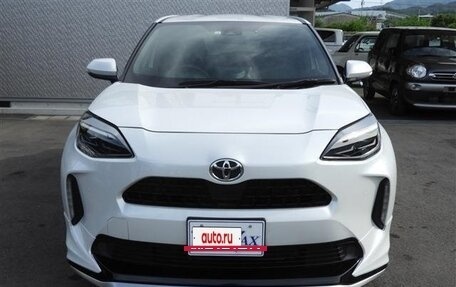 Toyota Yaris Cross, 2022 год, 1 626 000 рублей, 2 фотография