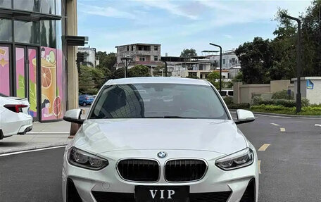 BMW 1 серия, 2022 год, 1 860 000 рублей, 2 фотография