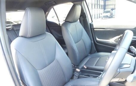 Toyota Yaris Cross, 2022 год, 1 626 000 рублей, 13 фотография