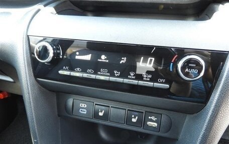 Toyota Yaris Cross, 2022 год, 1 626 000 рублей, 18 фотография