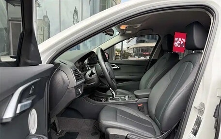 BMW 1 серия, 2022 год, 1 860 000 рублей, 10 фотография