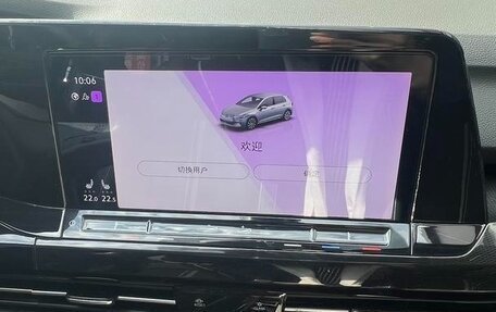 Volkswagen Golf VIII, 2021 год, 1 860 000 рублей, 10 фотография