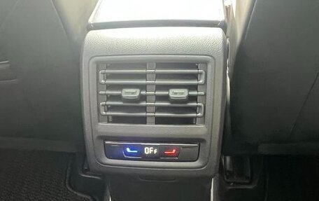 Volkswagen Golf VIII, 2021 год, 1 860 000 рублей, 18 фотография