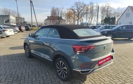 Volkswagen T-Roc I, 2022 год, 2 682 000 рублей, 2 фотография