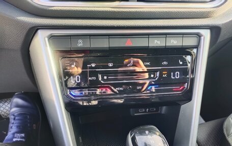 Volkswagen T-Roc I, 2022 год, 2 682 000 рублей, 13 фотография