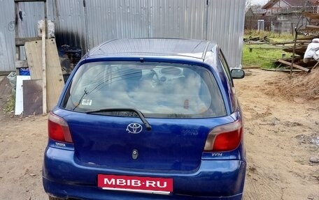Toyota Yaris I рестайлинг, 2001 год, 300 000 рублей, 2 фотография