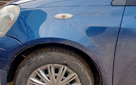 Toyota Yaris I рестайлинг, 2001 год, 300 000 рублей, 5 фотография