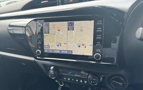 Toyota Hilux VIII, 2022 год, 3 960 000 рублей, 14 фотография