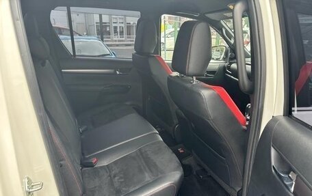 Toyota Hilux VIII, 2022 год, 3 960 000 рублей, 11 фотография