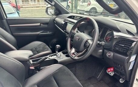 Toyota Hilux VIII, 2022 год, 3 960 000 рублей, 9 фотография