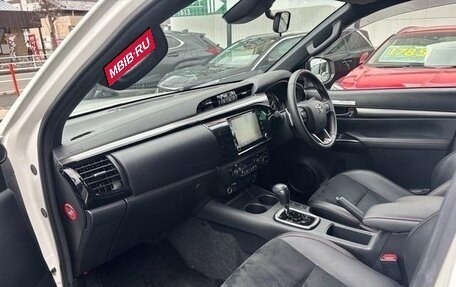 Toyota Hilux VIII, 2022 год, 3 960 000 рублей, 10 фотография