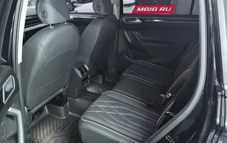 Volkswagen Tiguan II, 2022 год, 1 730 000 рублей, 7 фотография