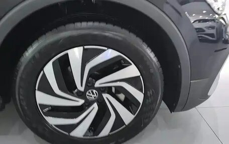 Volkswagen Tiguan II, 2022 год, 1 730 000 рублей, 15 фотография