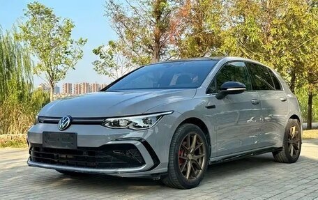 Volkswagen Golf VIII, 2022 год, 1 400 000 рублей, 2 фотография