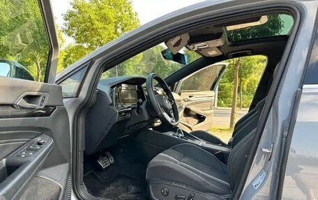 Volkswagen Golf VIII, 2022 год, 1 400 000 рублей, 7 фотография