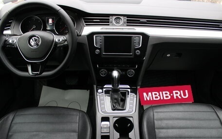 Volkswagen Passat B8 рестайлинг, 2017 год, 1 750 000 рублей, 12 фотография