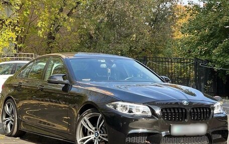 BMW 5 серия, 2013 год, 2 900 000 рублей, 2 фотография