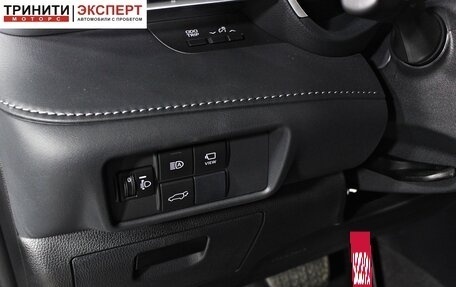 Toyota Highlander, 2025 год, 6 290 000 рублей, 24 фотография