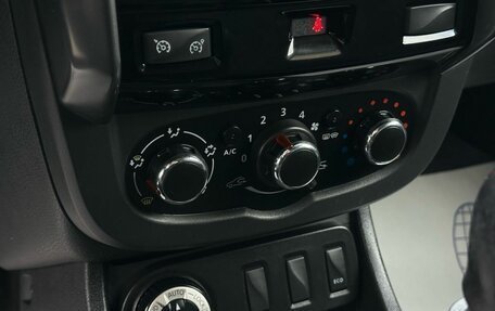 Renault Duster I рестайлинг, 2017 год, 1 299 000 рублей, 23 фотография