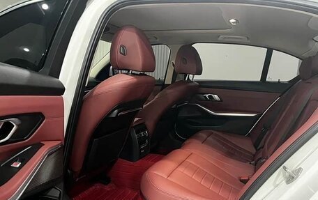 BMW 3 серия, 2021 год, 3 000 000 рублей, 15 фотография