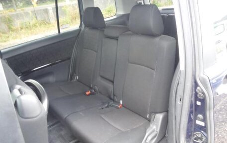 Toyota ISis I, 2014 год, 1 150 000 рублей, 8 фотография